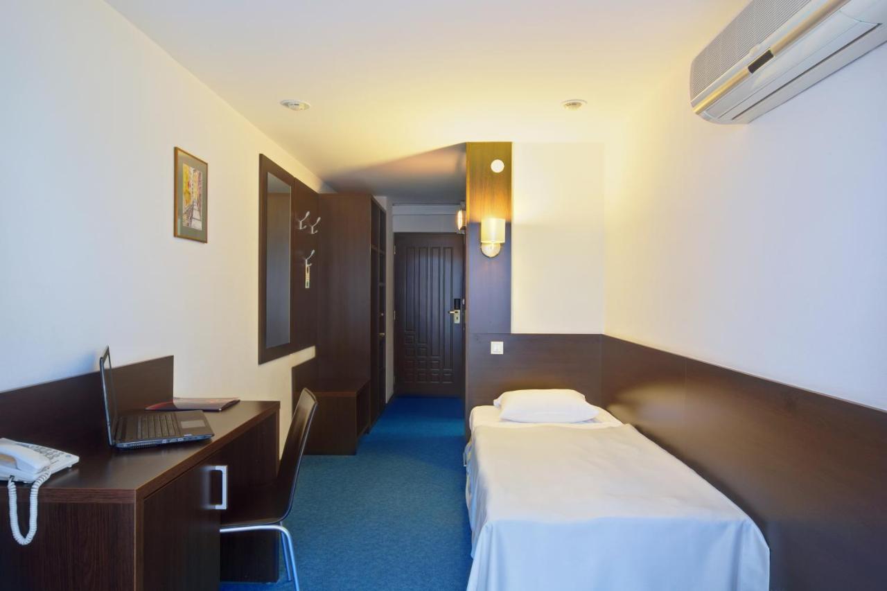 Tourist Hotel Kaliningrad Room photo